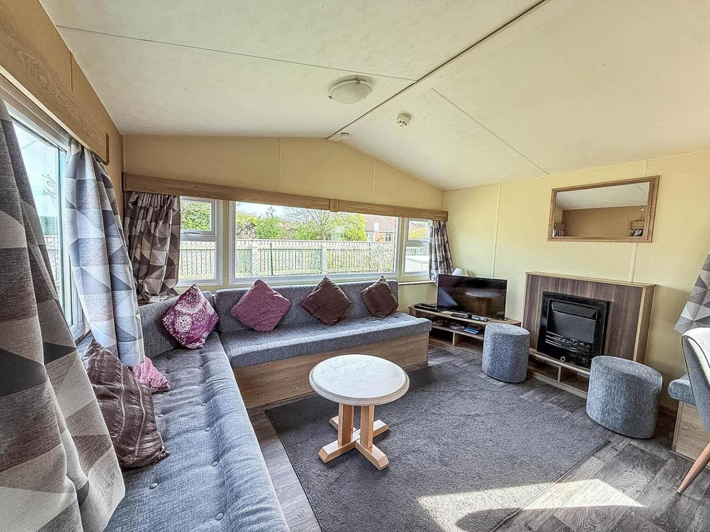 Lovely 6 Berth Caravan At Sunnydale Holiday Park Ref 35375S Louth  Kültér fotó
